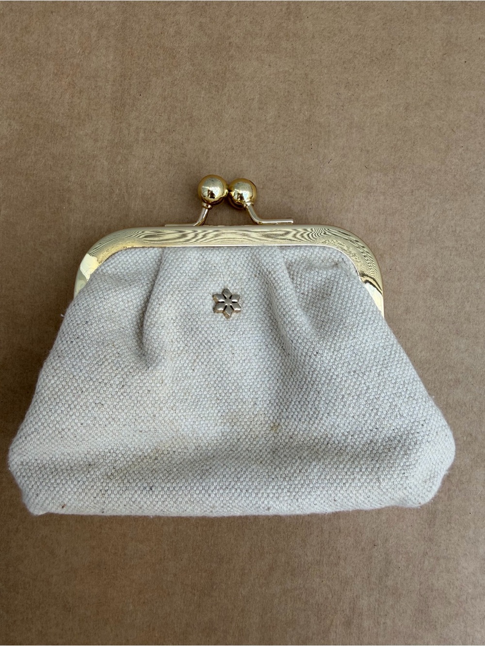 Vintage Ivory Fabric Coin Purse Gold Tone Kiss Lock Floral Accent